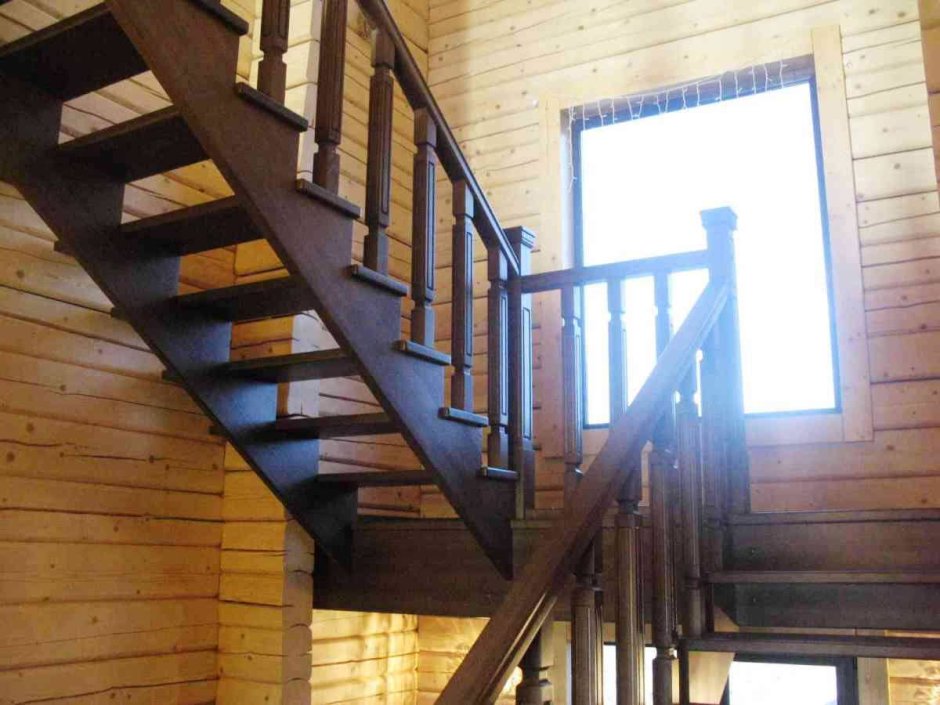 Лестница на 2 этаж двухмаршевая