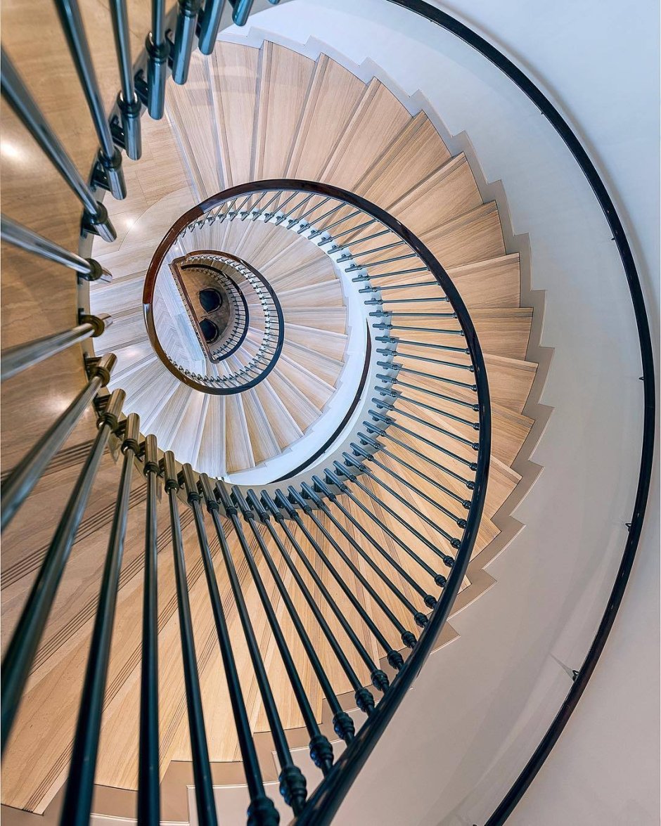 Винтовая лестница big-Ben снизу