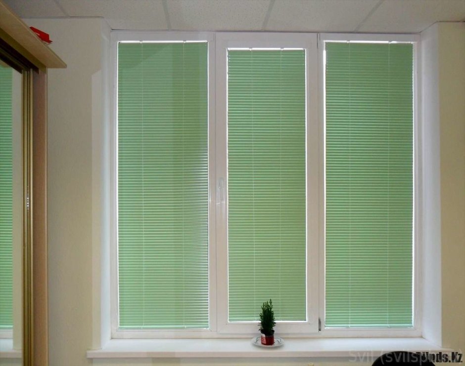 Рулонные шторы закрытого типа (система Уни-2)