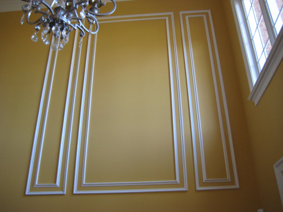 Латунные молдинги для стен в интерьере