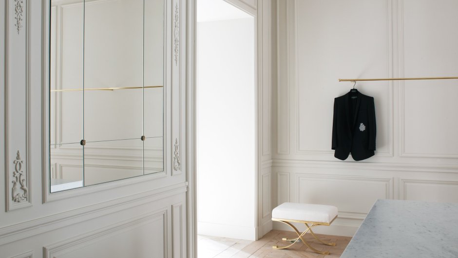 Зеркало в молдинге