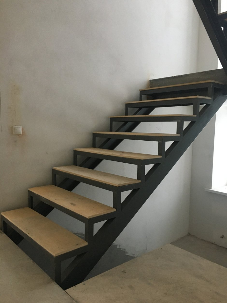 Металлическая лестница