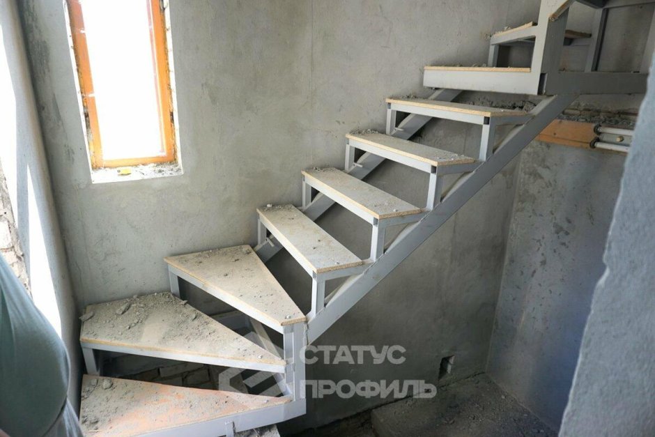 Консольные ступени лестницы каркас