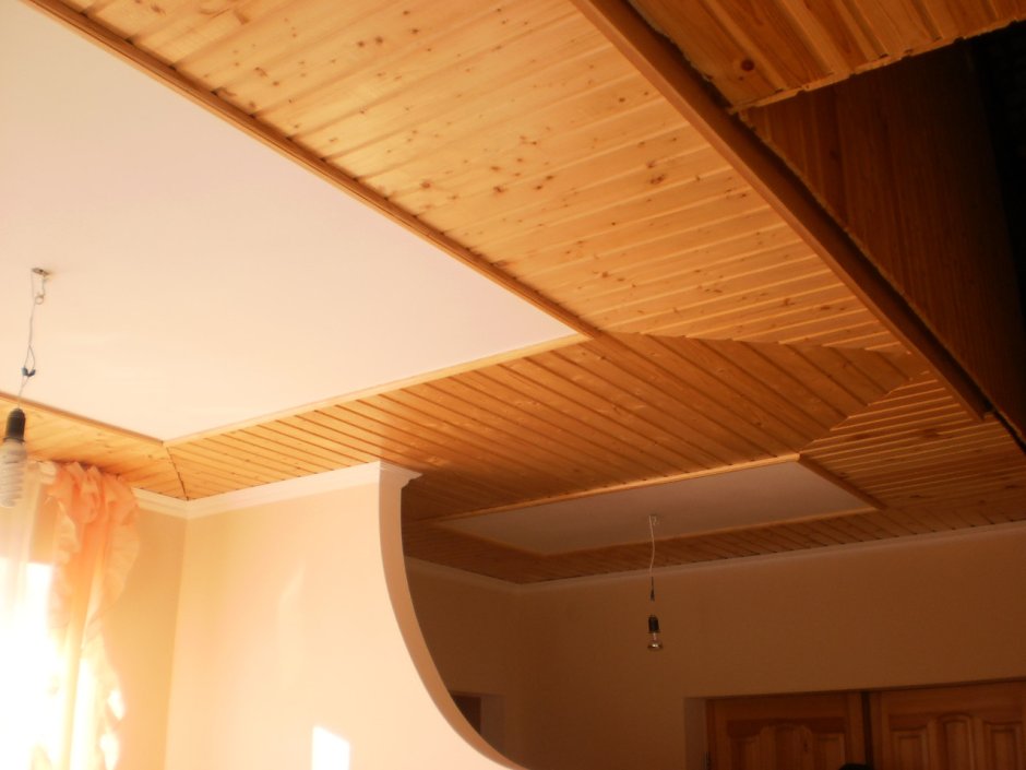 Вагонка и натяжной потолок