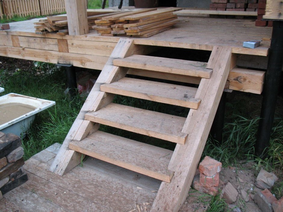 Ступеньки для хозблока