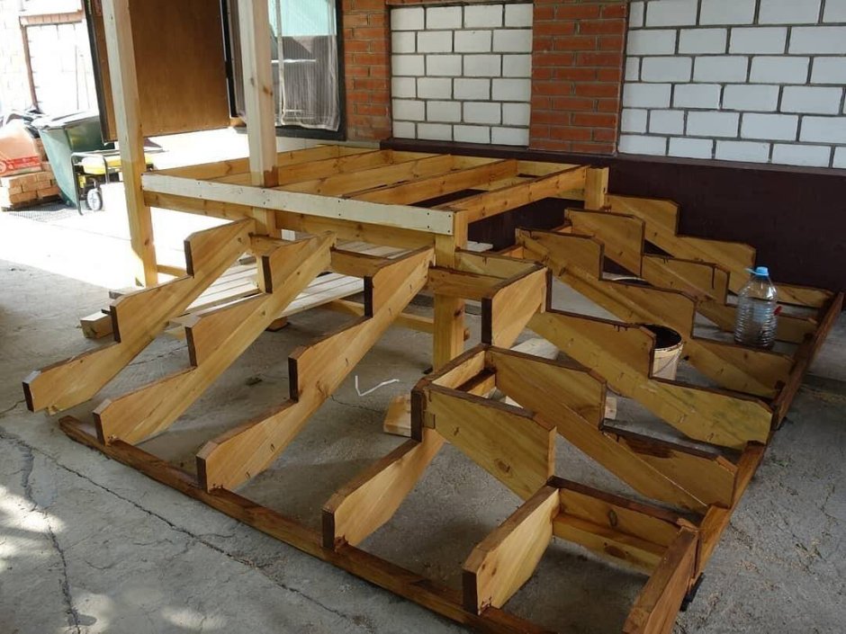 Крыльцо из дерева