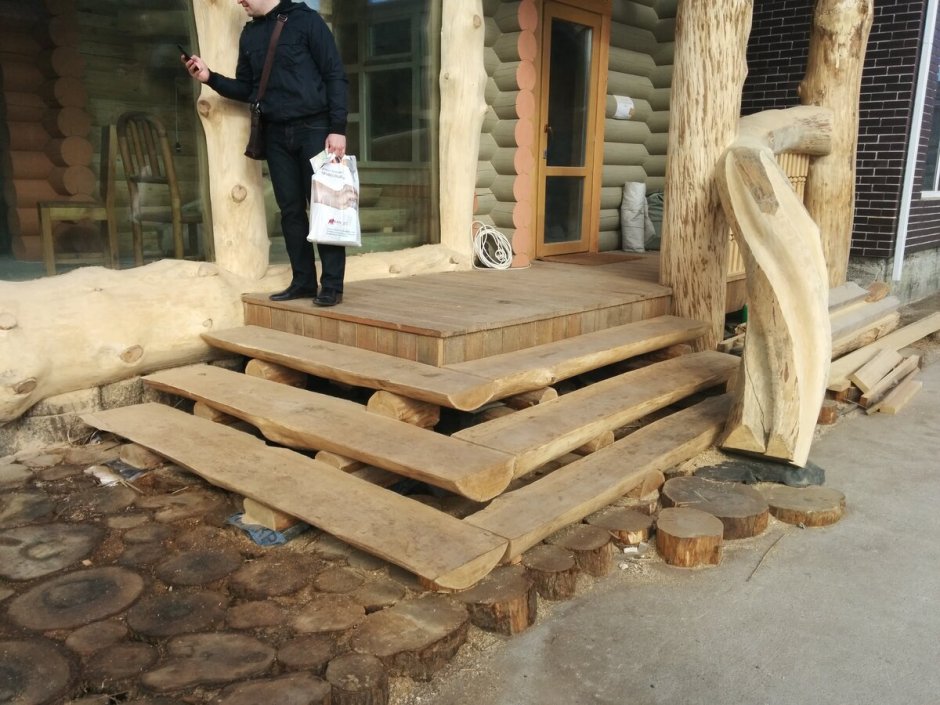 Ступени из бревна для крыльца