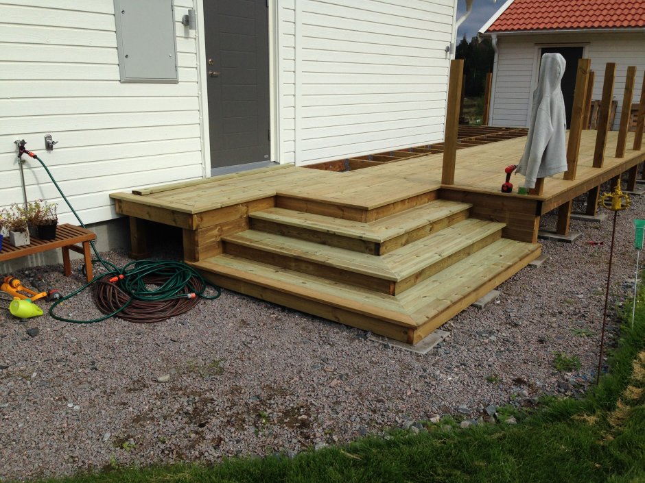 Деревянный каркас для крыльца