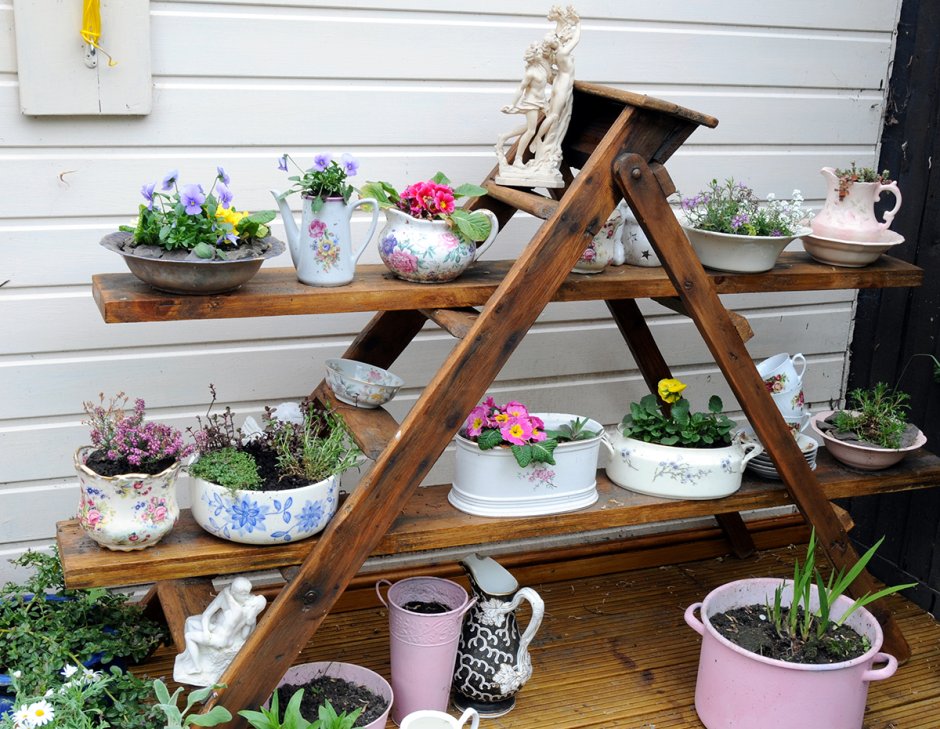 Полки для цветов напольные