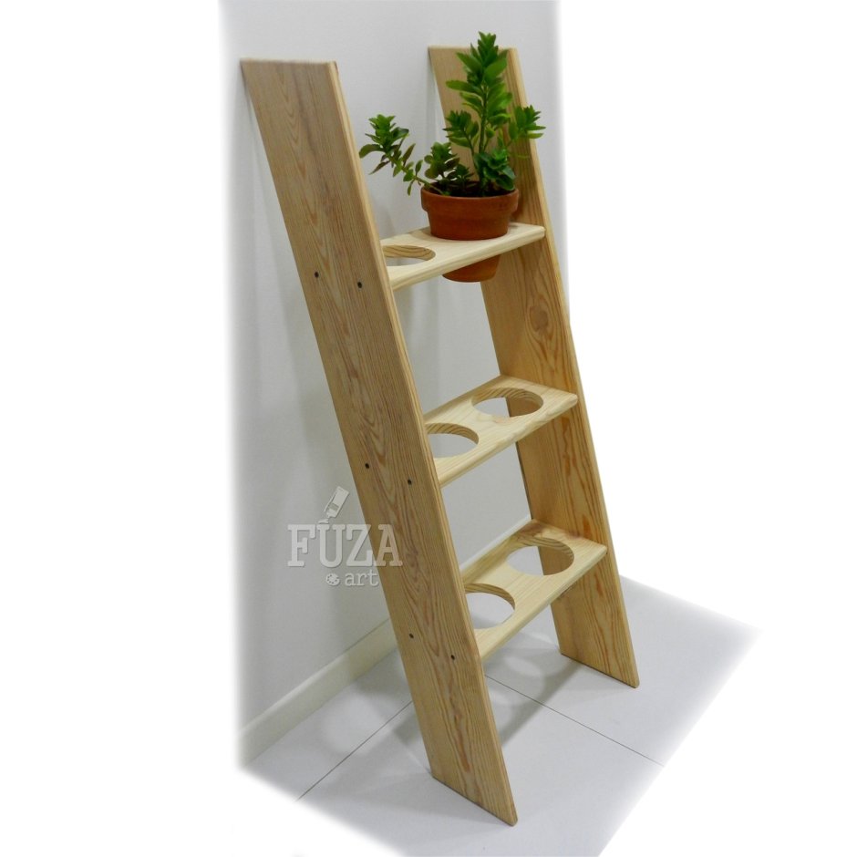 Деревянная лестница для цветов