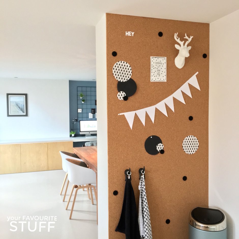 Стена из пробковой подложки