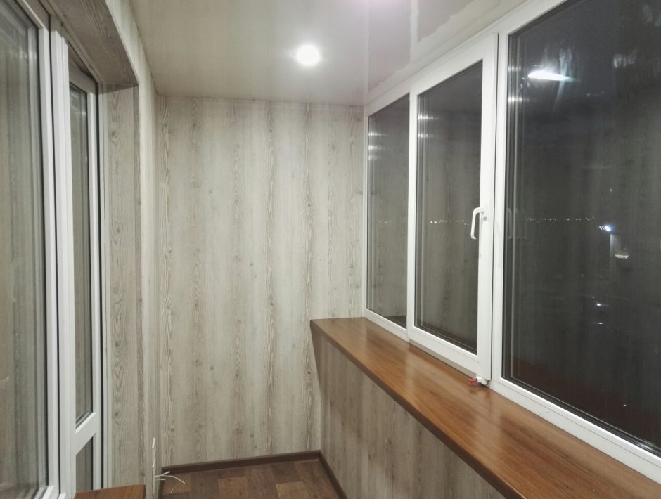 Отделка балконов и лоджий пластиковыми панелями