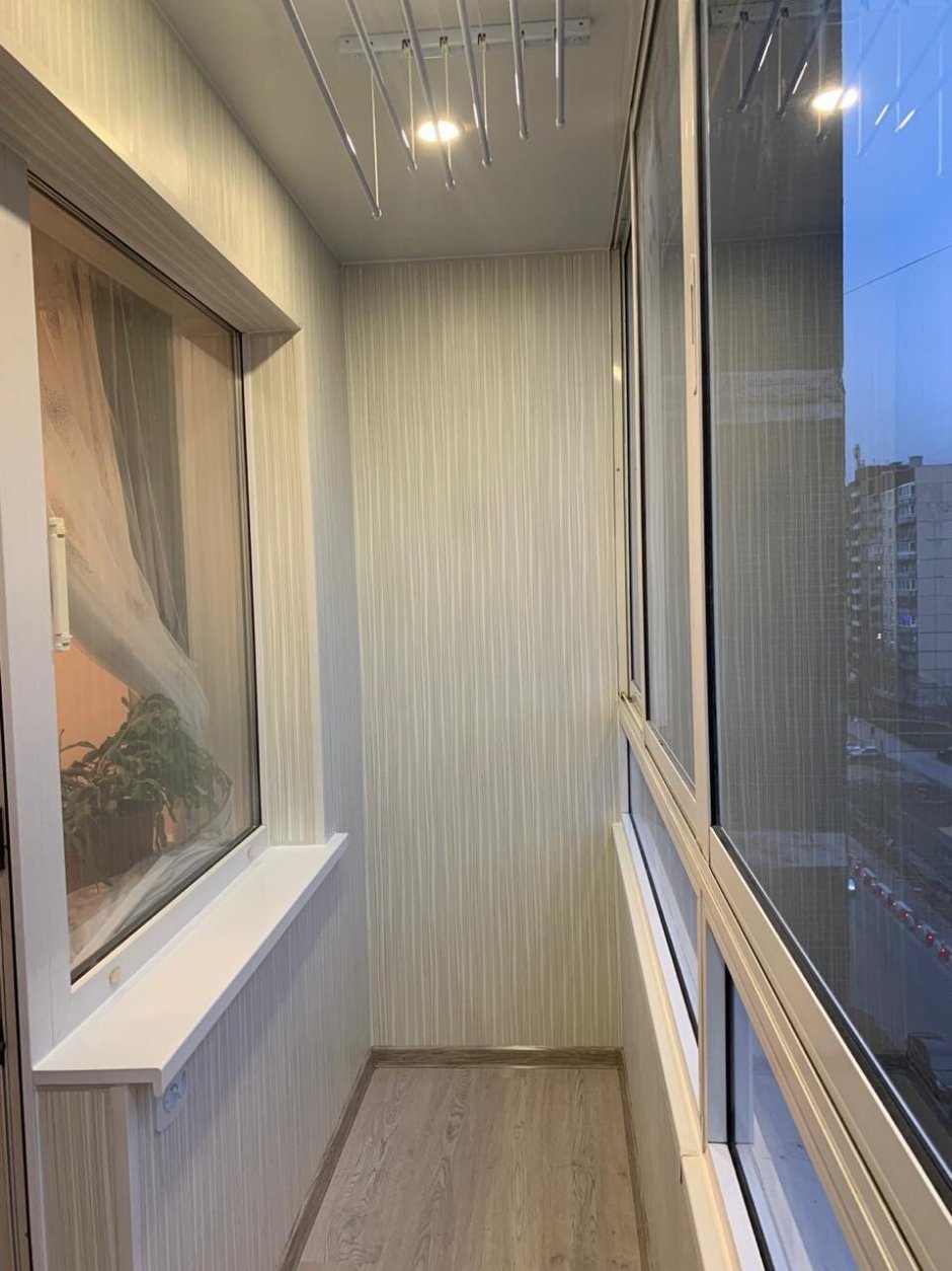 Отделка балкона панелями