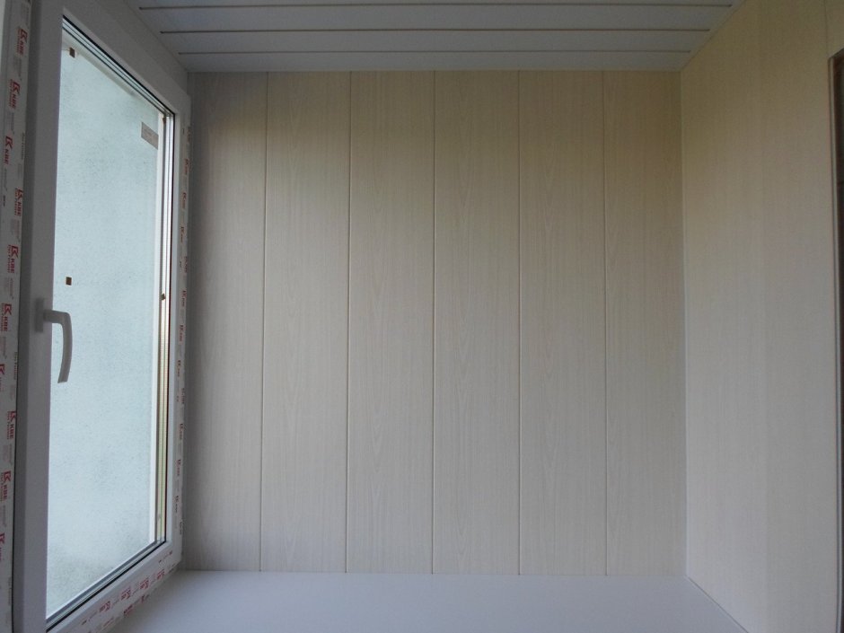 Ламинированные панели ПВХ для балкона