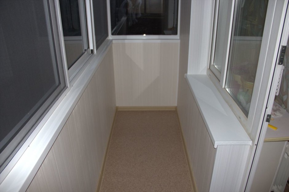 Отделка балкона ламинированными панелями