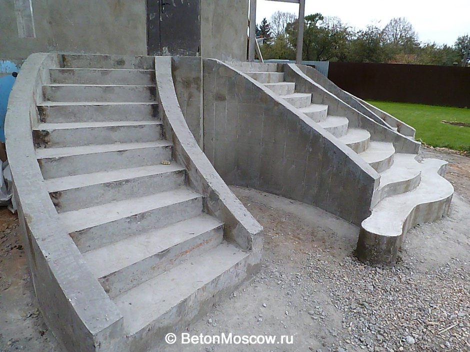 Лестница наружная бетонная