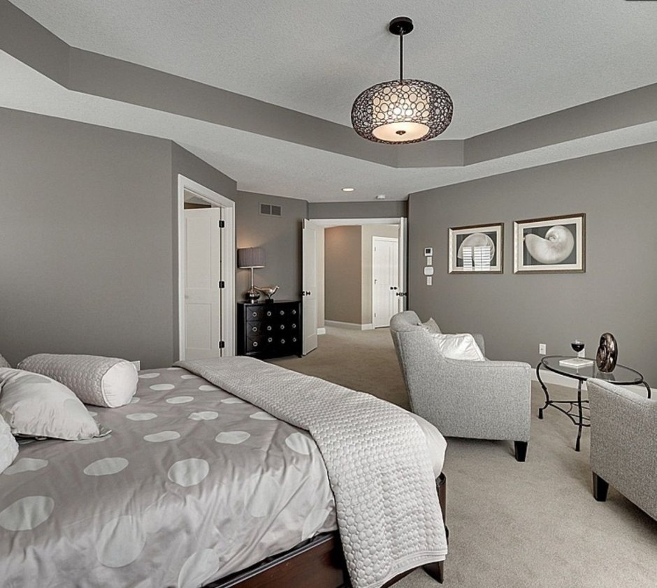 Серые стены белый потолок