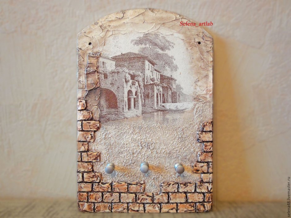 Декоративное панно в технике декупаж