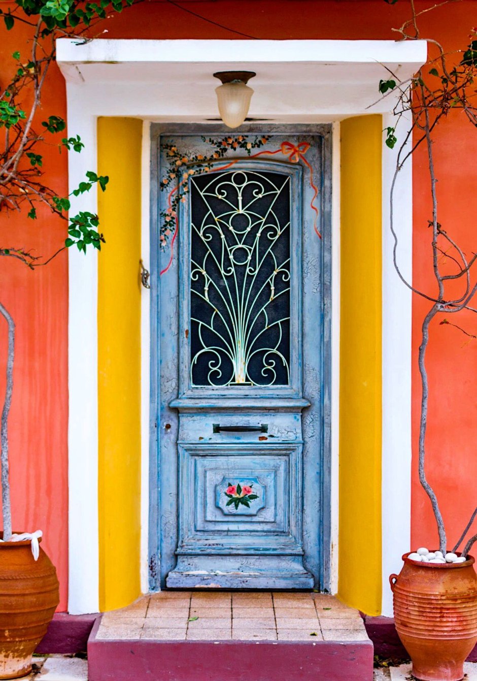 Старинные двери цветные
