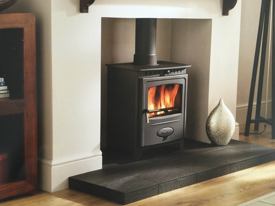 Чугунный камин в интерьере