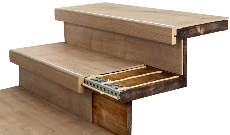 Обделываем ступени лестницы ламинатом