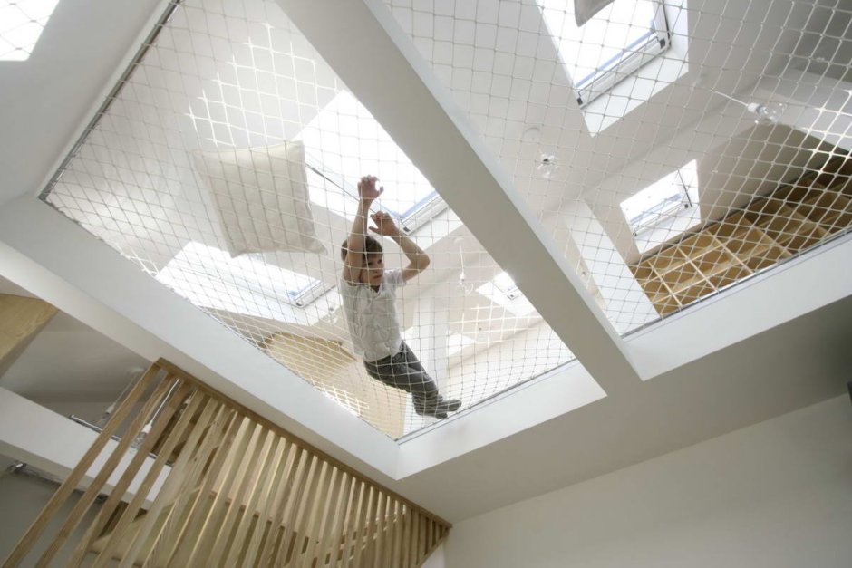 Сетка под потолком