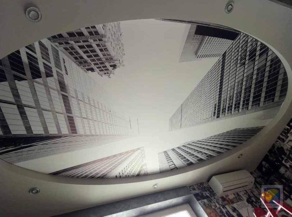 Фотопечать на натяжных потолках город