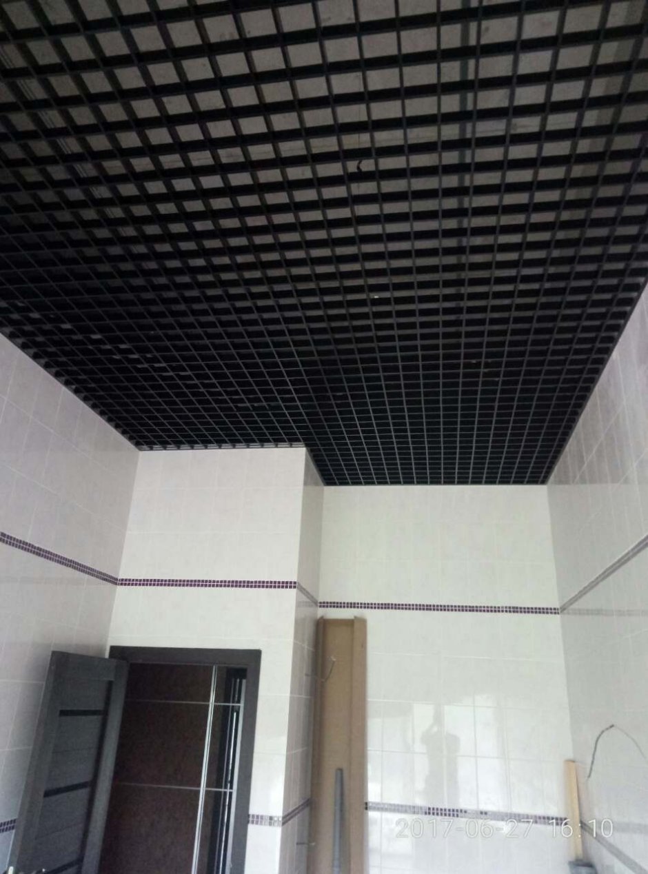 Потолок Грильято черный ячейка 200х200