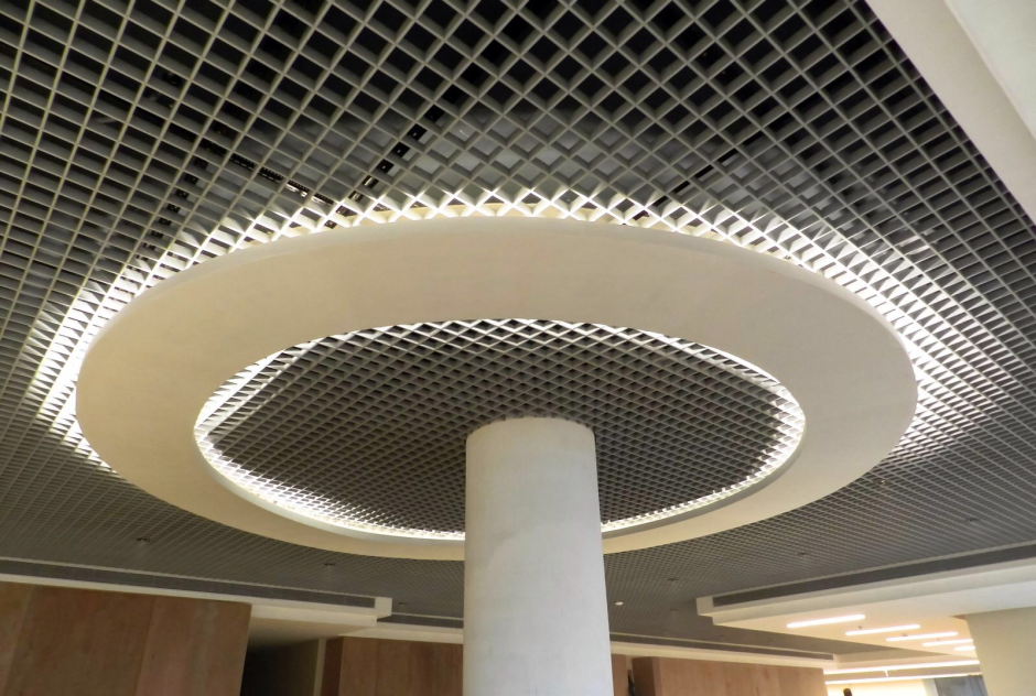 Акустическая решетка в потолке 50 года