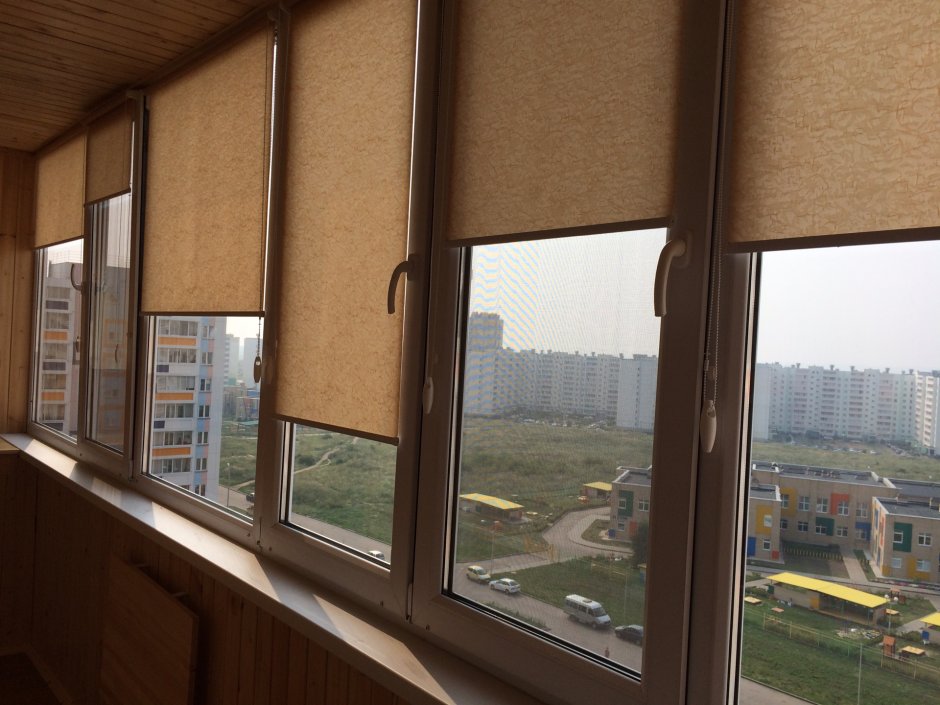 Рулонные шторы на балконные окна