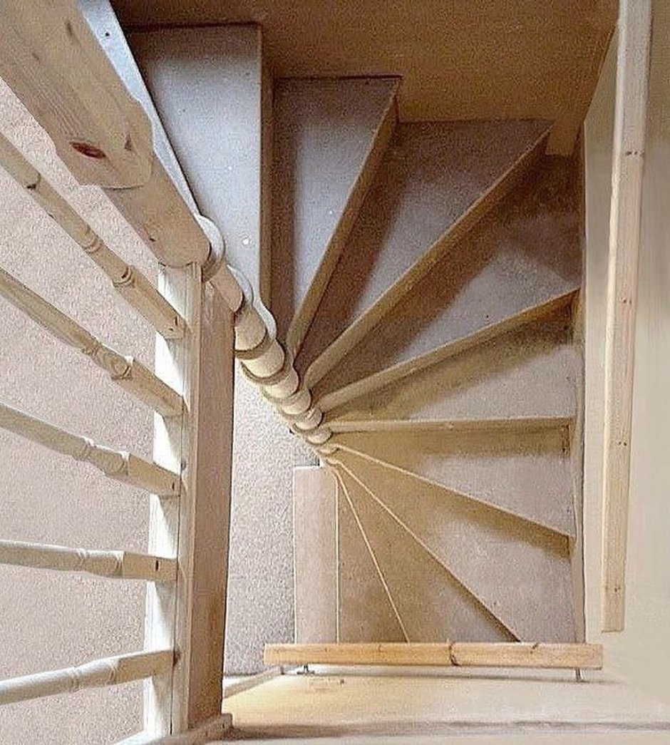 Забежная лестница на чердак