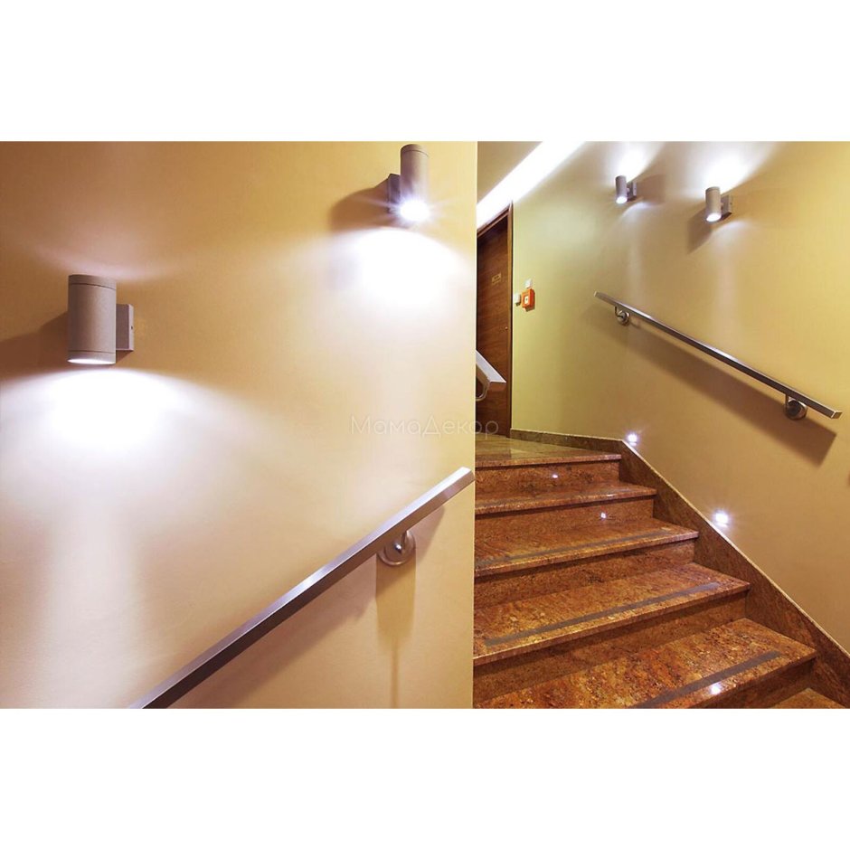 Бра на лестнице