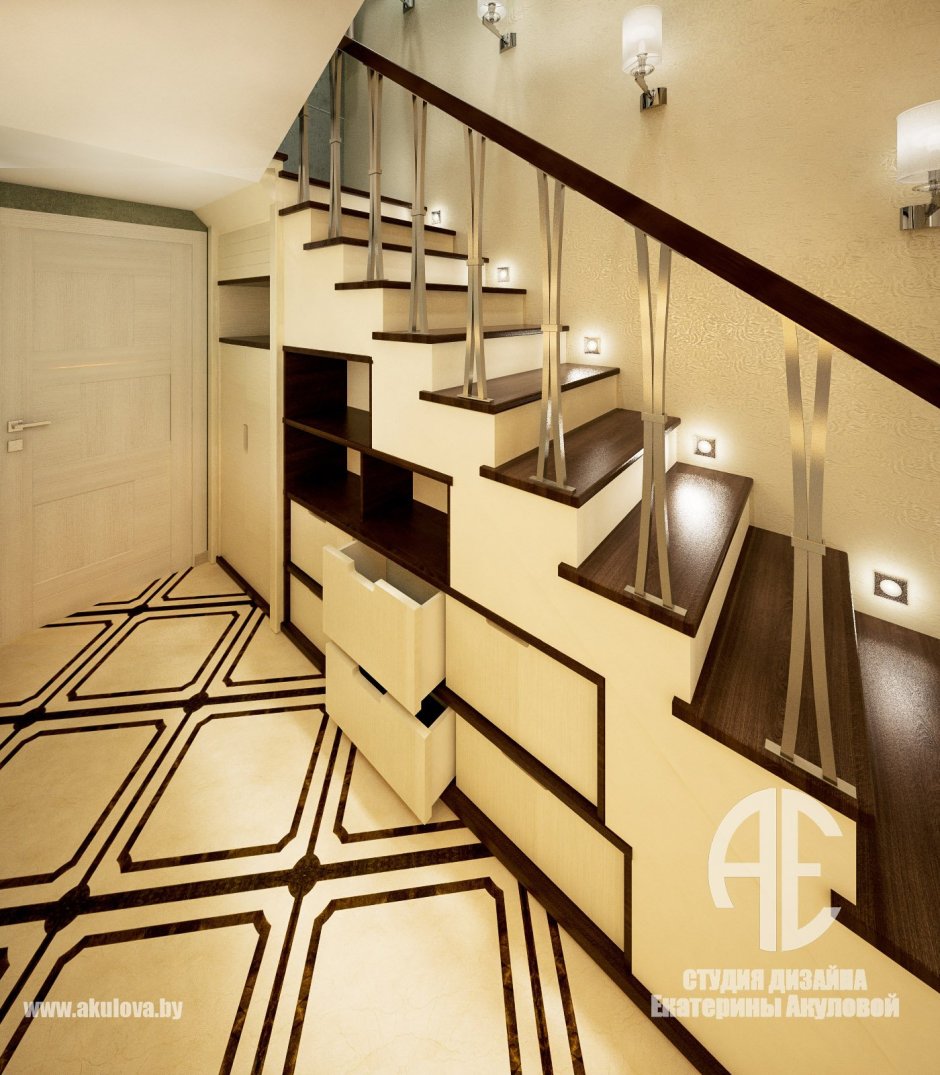 Люстра в лестничный проем