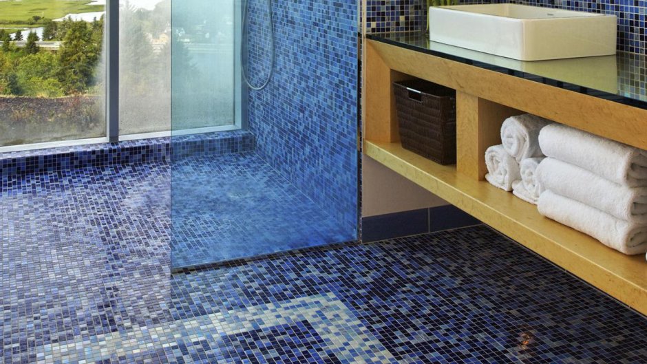 Мозаика на полу в ванной
