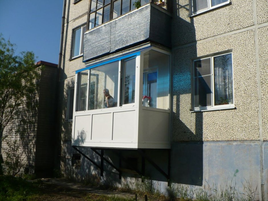 Навесной балкон