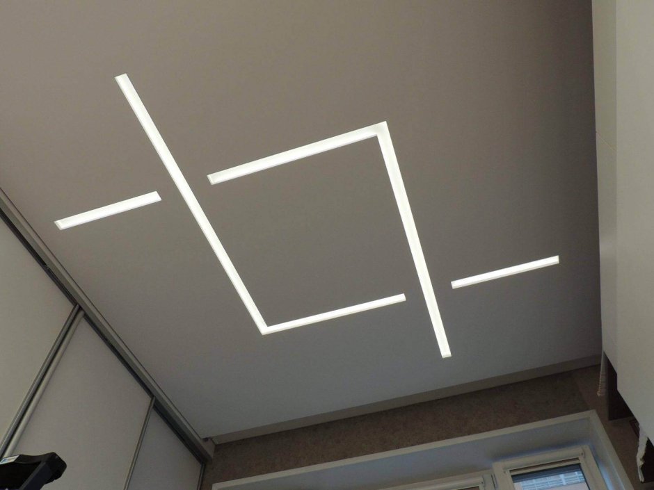 Светодиодная подсветка за потолком