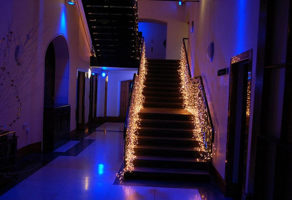 Подсветка крыльца