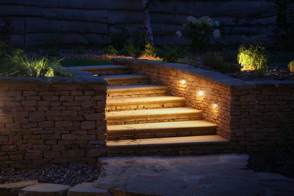Уличные ступеньки с подсветкой