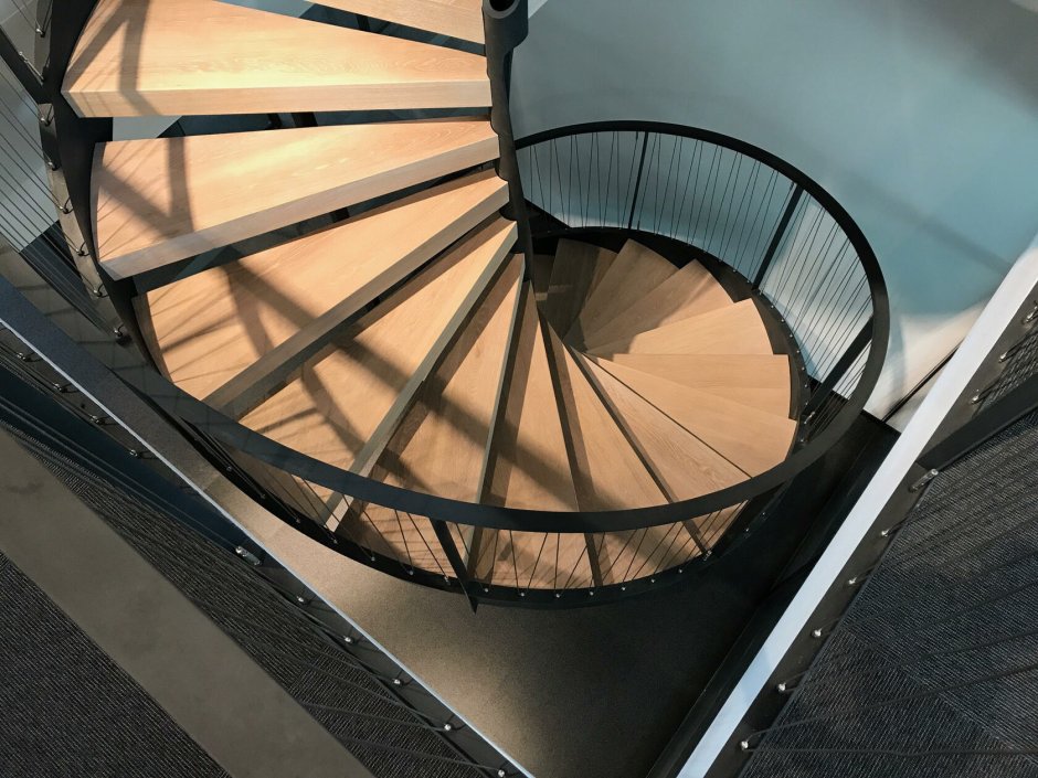Винтовая лестница своими руками из металла