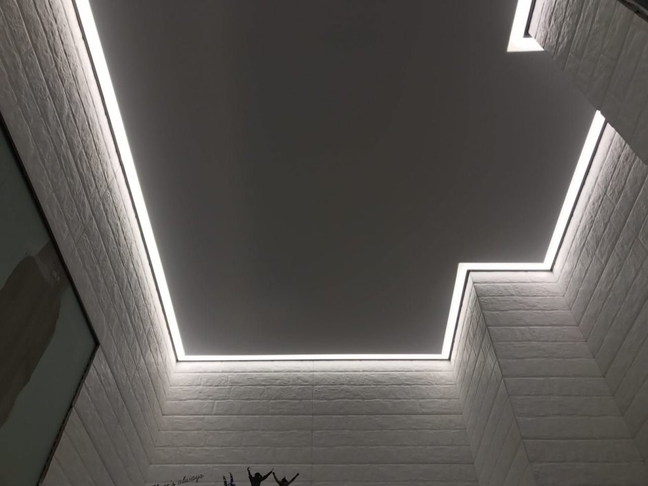 Контурная подсветка натяжного потолка