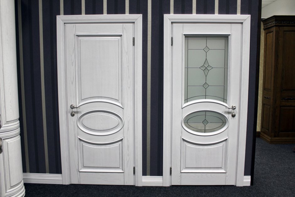 Двери межкомнатные деревянные белые