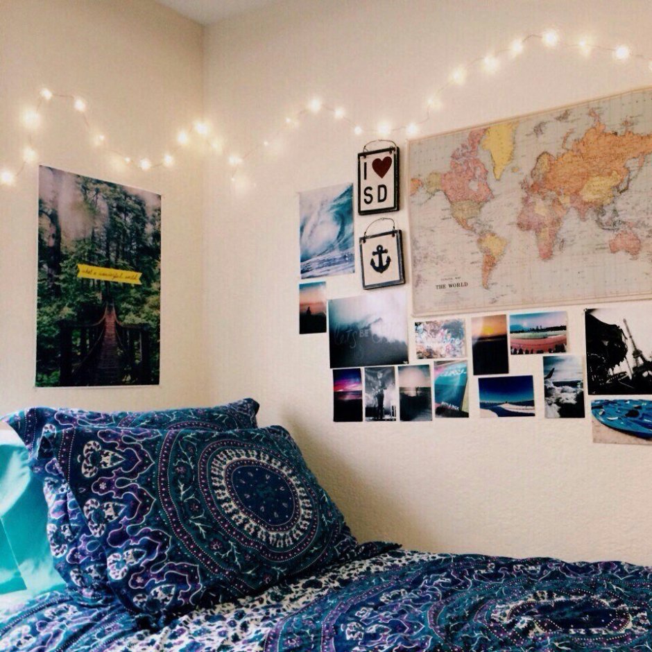 Украшения для стены общежития