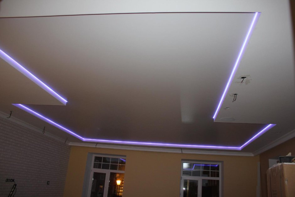 Парящий потолок с подсветкой монтаж