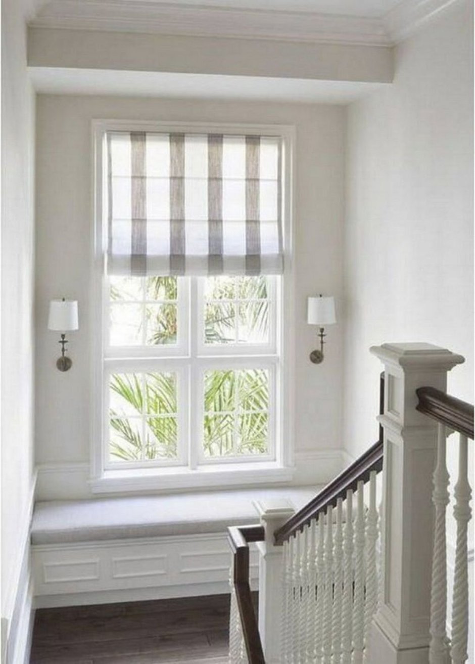 Лестничное окно в частном доме