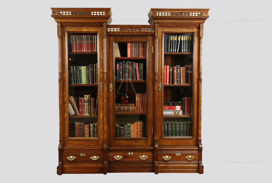 Шкаф викторианской эпохи