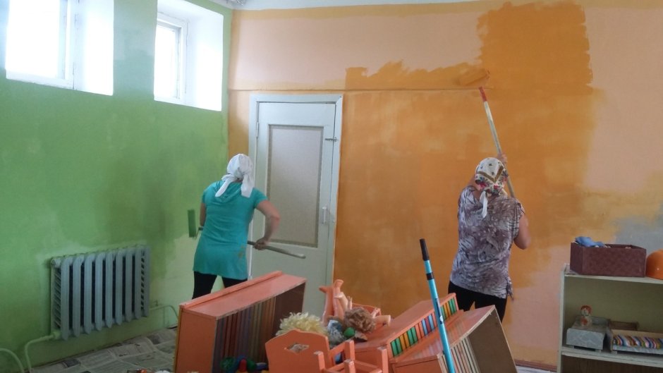 Покраска стен в детском саду в группе