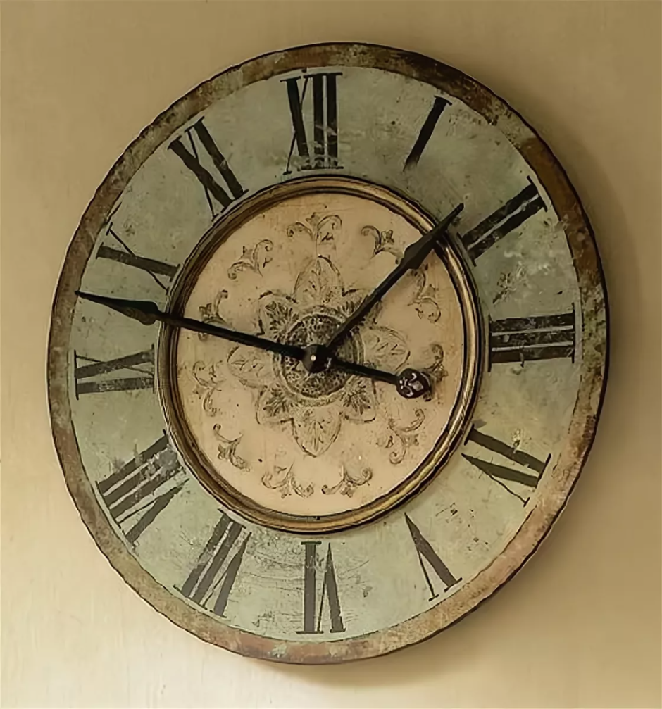 Часы в старинном стиле