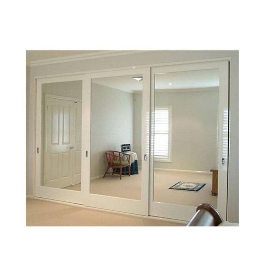 Зеркальные раздвижные двери для гардеробной