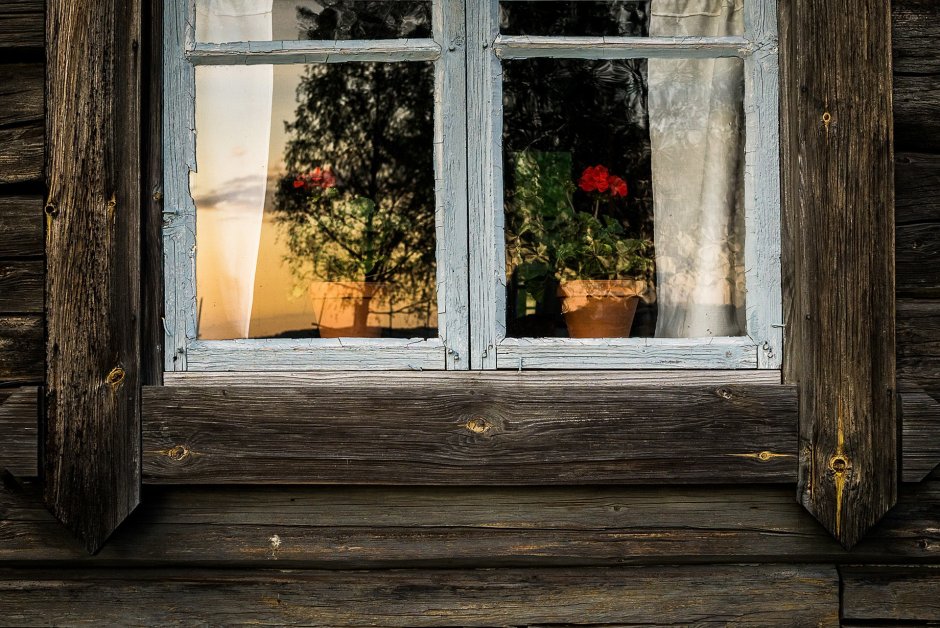 Окно в избе