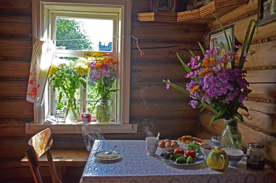 Окно в деревенском доме